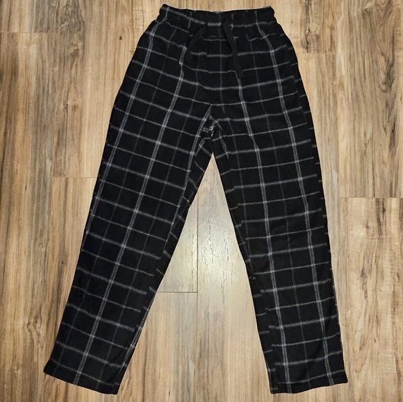 Perry Ellis Black and White Pajama Pants Comfortable Polyester - Picture 1 of 8